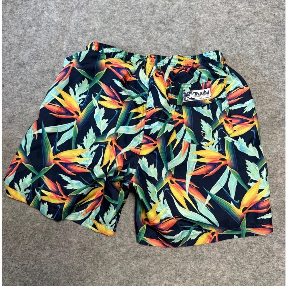 Trunks Surf & Swim Co Mens Medium Swim Trunks Navy Tropical Bird of Paradise
